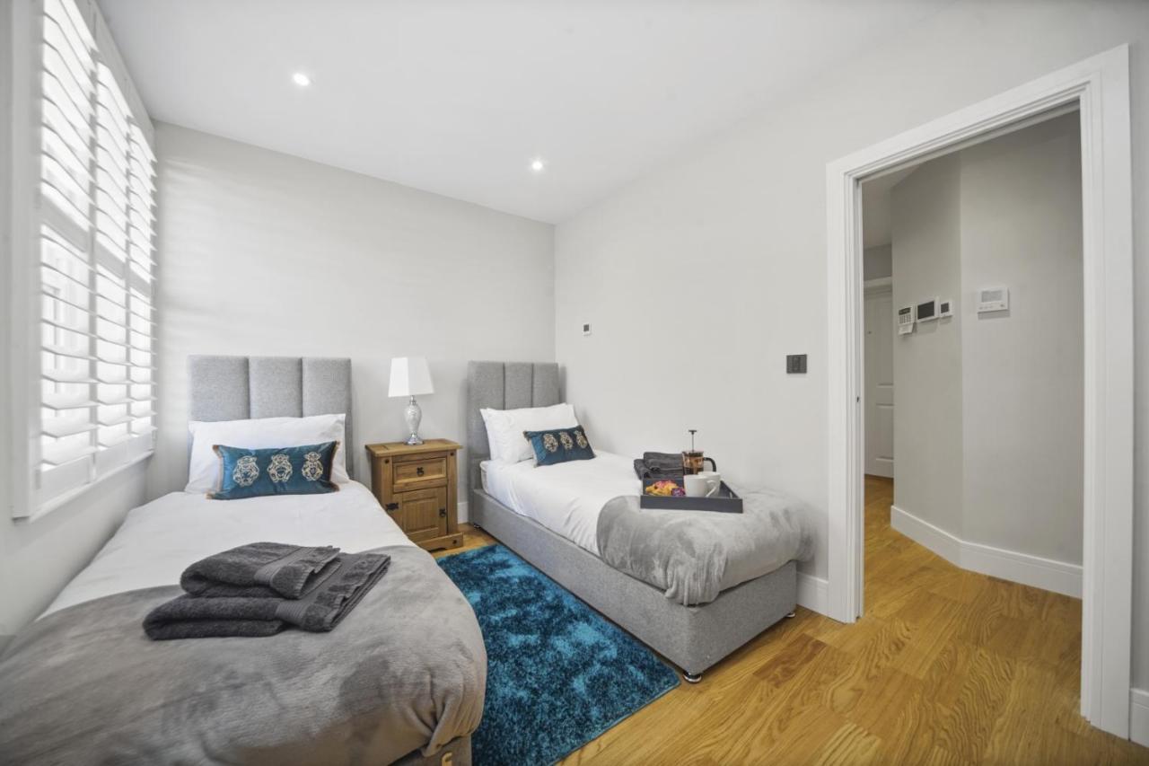 Flat 1 Bridge House Apartamento Staines-upon-Thames Exterior foto