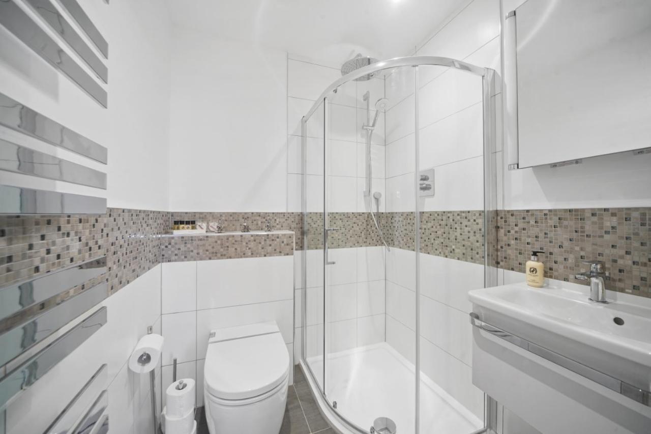 Flat 1 Bridge House Apartamento Staines-upon-Thames Exterior foto